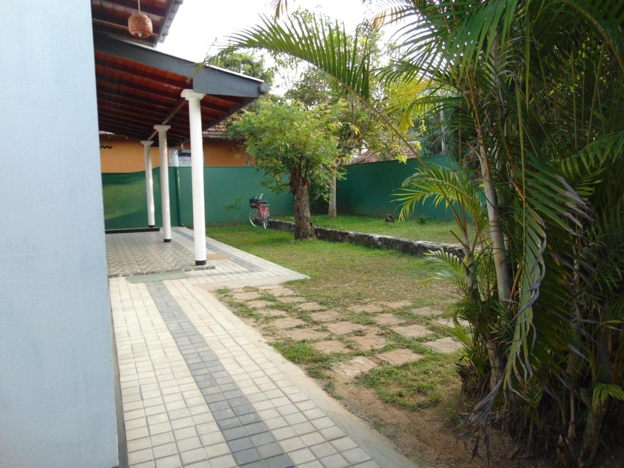 Luminary Place Hikkaduwa Exterior photo